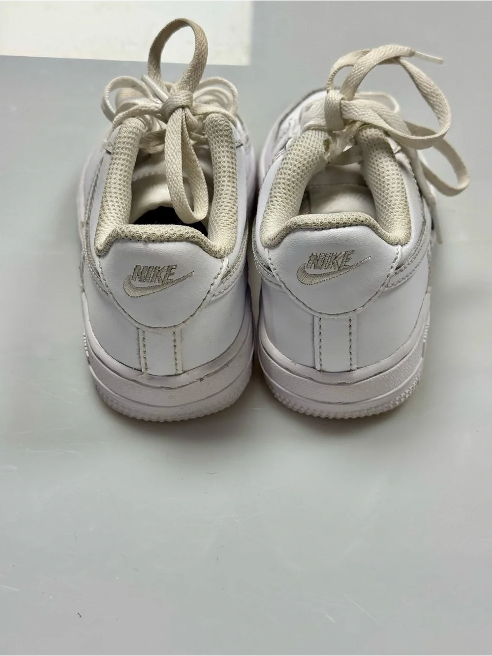 Nike Force 1 LE Triple White Leather Sneakers Kids Size 10.5C DH2925-111